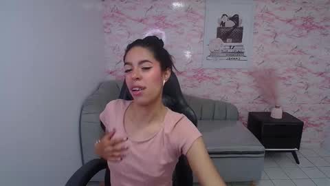 Snapshot of stephania_t chatting on January 31, 10:42 am Stephania online show from January 31, 10:42 am