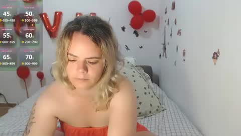 Stephanie   online show from June 22, 5:48 am
