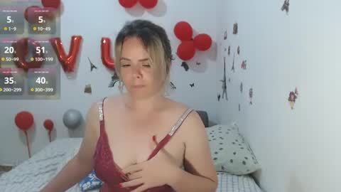Stephanie   online show from June 23, 5:49 am