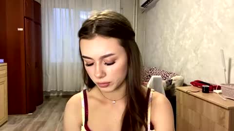 Stephani online show from June 17, 4:19 pm