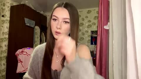 Stephani online show from March 6, 4:24 pm