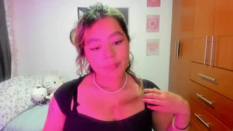 Stephanie  online show from May 5, 10:57 pm