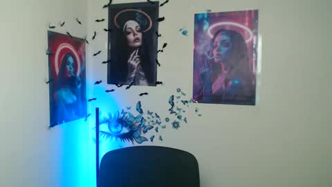 Amalia online show from November 14, 2:06 pm