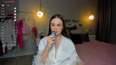 Laura online show from February 18, 2:21 am