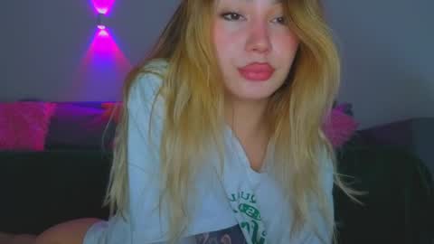 Tati and Lola online show from May 4, 5:22 am