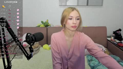Snapshot of streis_mua chatting on January 6, 8:46 am Streis  open pvt online show from January 6, 8:46 am