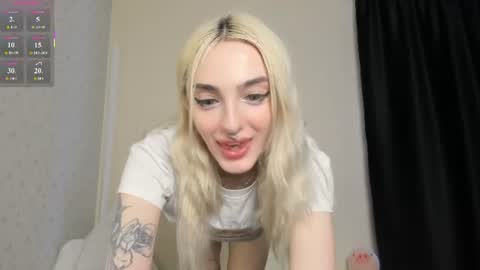 Chloe online show from July 15, 3:39 pm