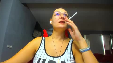 May online show from November 11, 9:28 am