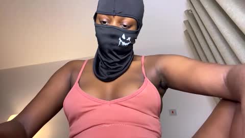 maskedtemptress online show from March 27, 6:19 pm
