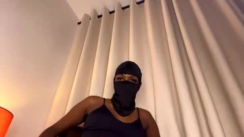 maskedtemptress online show from April 29, 2:37 am