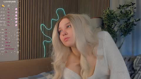 Snapshot of summer_lilac chatting on January 20, 7:35 pm Nelly online show from January 20, 7:35 pm