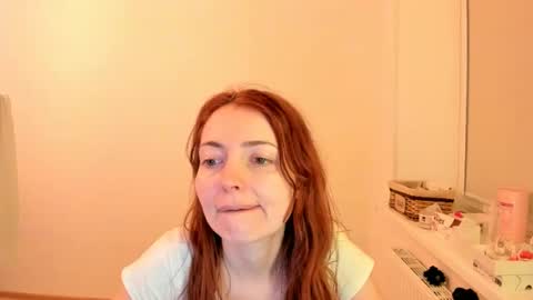 Snapshot of summer_preston chatting on January 6, 9:43 pm Summer Preston online show from January 6, 9:43 pm