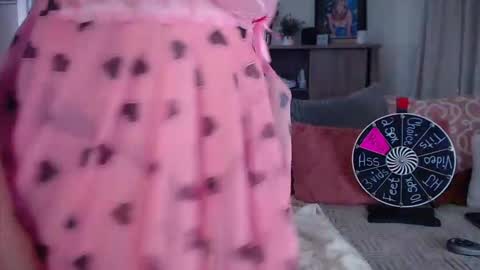 SummerKnightzzz online show from May 2, 12:41 pm