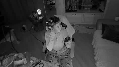 Snapshot of sun_for_you chatting on February 15, 10:00 pm Miss Nelly online show from February 15, 10:00 pm