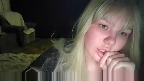 Snapshot of sun_seymour chatting on January 3, 8:54 pm sun_seymour online show from January 3, 8:54 pm