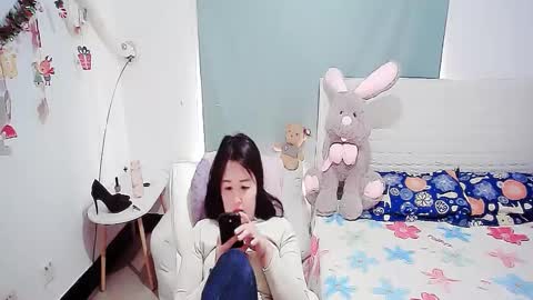 Snapshot of sun_yummy chatting on January 5, 5:30 am Lucis online show from January 5, 5:30 am