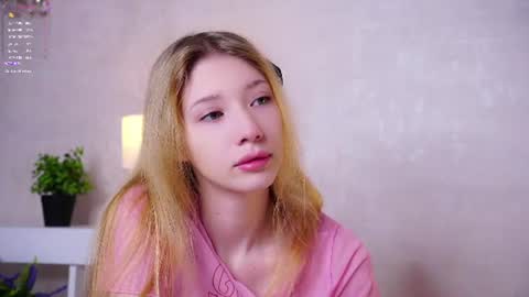 Lily online show from June 14, 2:39 pm