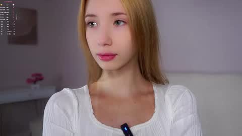 Lily online show from November 30, 3:16 pm