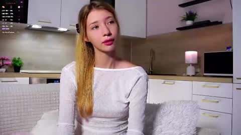 Lily online show from July 31, 11:28 pm