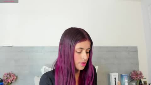 sunnywhitee online show from May 2, 7:28 pm