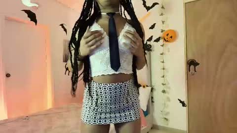 Snapshot of sunrisse_ chatting on October 14, 2:41 pm online show from October 14, 2:41 pm
