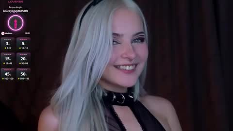 Snapshot of sunshinegirlx chatting on September 26, 5:16 am Alice online show from September 26, 5:16 am
