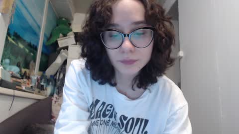 Snapshot of sunshinehella chatting on January 20, 10:29 am Hella online show from January 20, 10:29 am