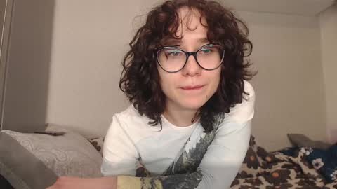 Snapshot of sunshinehella chatting on January 25, 11:35 am Hella online show from January 25, 11:35 am