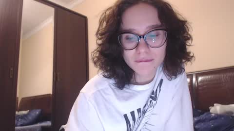 Snapshot of sunshinehella chatting on January 27, 6:52 pm Hella online show from January 27, 6:52 pm