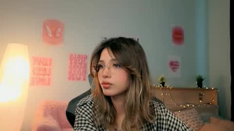 Sara online show from March 17, 1:37 pm