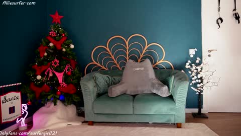 Allie online show from December 29, 2:42 pm