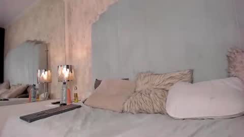 susan_beck online show from June 30, 7:24 pm