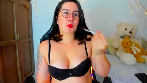 Snapshot of susan_fox1 chatting on January 4, 8:16 pm Dani online show from January 4, 8:16 pm