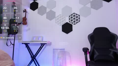 Susana hendrix    online show from July 13, 7:03 pm