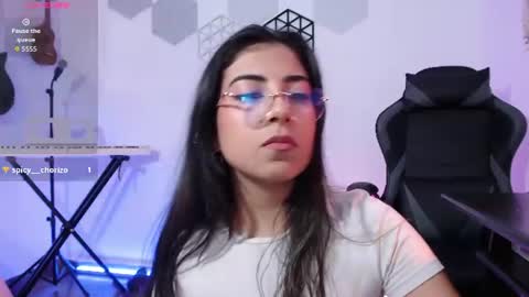 Susana hendrix    online show from June 25, 6:31 pm