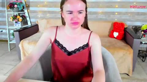 susansmitt online show from June 19, 7:06 pm