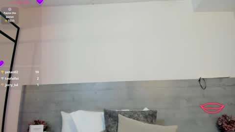 susanthomass online show from June 7, 7:04 am