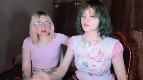 susiemilkis online show from May 20, 1:02 am