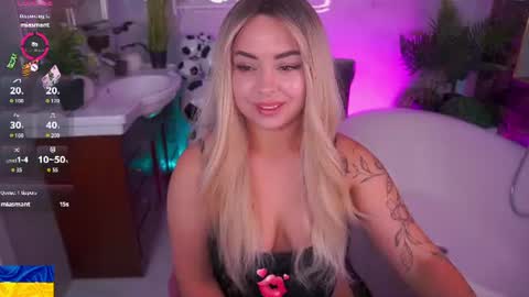 Susie online show from July 11, 8:53 pm