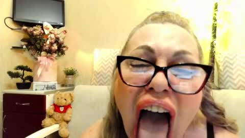 SusiexNoreen online show from July 22, 2:01 am