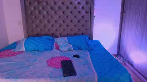 Andrea online show from June 8, 1:28 am