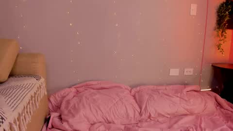 Sussy online show from March 8, 9:18 pm