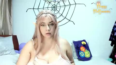 Suzy Amaya  online show from November 3, 12:36 am