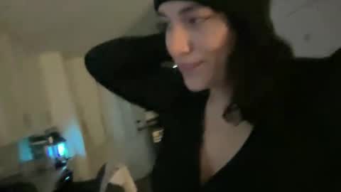 Suzy online show from November 23, 6:27 am