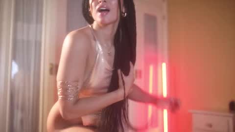 suzysuza online show from November 3, 4:22 pm