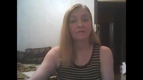 sweet4blonde609 online show from September 10, 12:49 pm