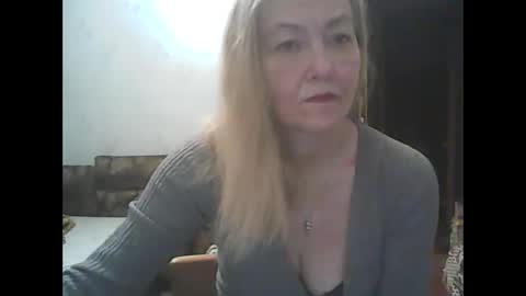 sweet4blonde67 online show from December 10, 8:40 am