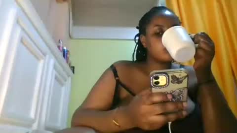 sweet52537 online show from April 22, 5:10 pm