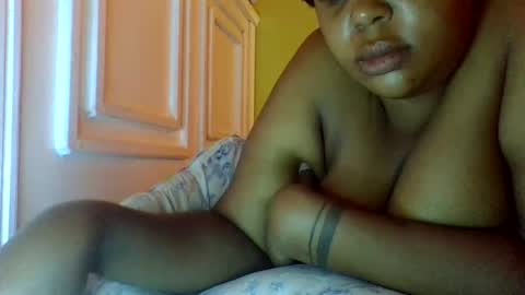 sweet52537 online show from July 2, 5:24 am