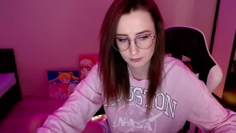 Snapshot of sweet_alica15 chatting on February 18, 6:06 pm Alice online show from February 18, 6:06 pm